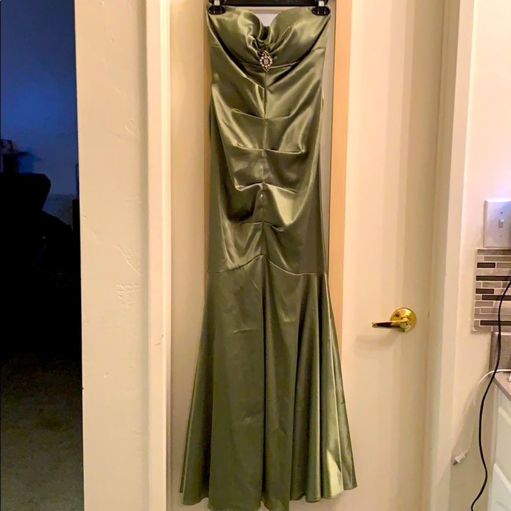 Mermaid floor length dress 💚 🧜🏻‍♀️